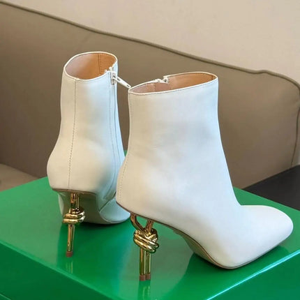 Stivali con tacco a forma di nodo in metallo da donna di nuovo arrivo Stivali con tacco alto alla caviglia Stivali eleganti con tacco a punta quadrata con cerniera laterale da ufficio