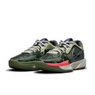 Nike Ammortizzazione Supporto e Stabilità Allenamento Scarpe da basket da gioco reali da uomo, Scarpe da basket mid-top da corte con design anti-torsione resistenti all'usura, Air Zoom G. T Cut Academy Scarpe da basket sport platinumshop