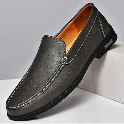 Calzature da uomo in pelle Slip on Office Man Scarpe formali Festa di nozze Scarpe eleganti da uomo Breath Driving Mocassini pigri Mocassini