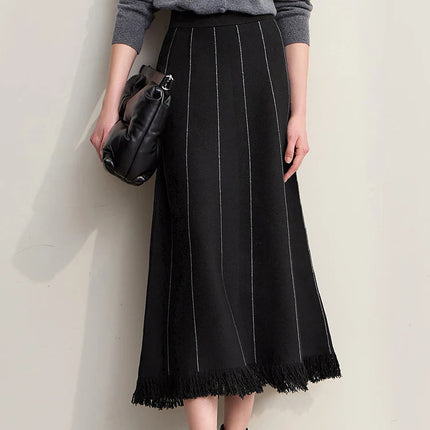 Amii Women's Skirt 2025 Winter New Knitting Striped Tassel A-Line Skirts For Women Versatile Loose Clothing Ladies 12544168 PlatiNum