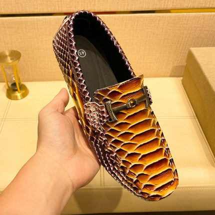 Mocassini firmati per uomo 2026 Nuovi mocassini fatti a mano 39-48 Appartamenti Casual Scarpe in pelle di serpente Mocassini da uomo comodi di lusso Scarpe taglia