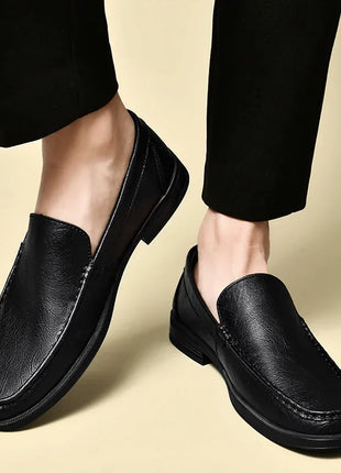 Calzature da uomo in pelle Slip on Office Man Scarpe formali Festa di nozze Scarpe eleganti da uomo Breath Driving Mocassini pigri Mocassini
