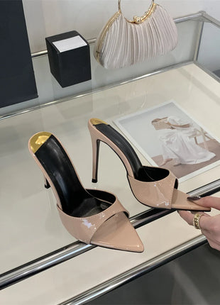 Hlieny 2026 Mode d'été Talons aiguilles Femmes Pantoufles pointues Banquet Robe Sandales Fête Mariage Mules Présentations de fabricants de jeux Chaussures