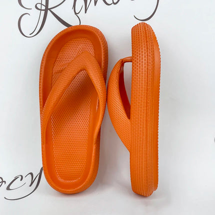 Infradito con plateau con suola morbida Donna 2025 Pantofole da spiaggia estive antiscivolo con nuvola Sandali da bagno con punta a clip con suola spessa da donna