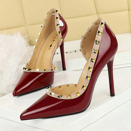 Donne 10.5 centimetri Tacchi Alti Della Signora Sexy Discoteca Punta a punta Pompe Femminile Rivetto Lato Vuoto In Pelle Verniciata Eden Tacchi Scarpe platinumshop