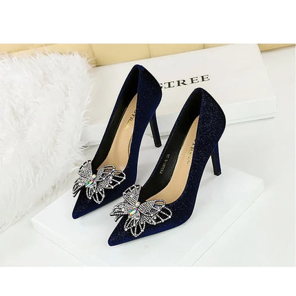 BIGTREE Scarpe Designer Nuove donne Décolleté Strass Farfalla Nodo Punta a punta Flock 10CM Tacchi sottili Scarpe da donna mature super alte