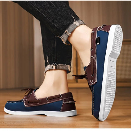 Mocassini da uomo Design Scarpe da barca Pelle PU Alta qualità Comodo Slip-On Morbido Piatto Versatile Scarpe da guida alla moda Mocassini