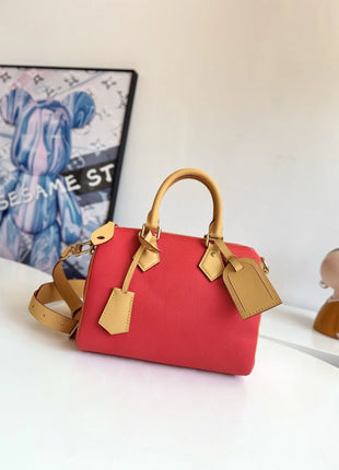 Borsa a tracolla da donna in pelle con dettagli in lega lucida, versatile e universale, perfetta per tutti i giorni e per abiti casual.