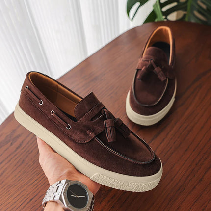Mocassini fatti a mano in pelle scamosciata per il tempo libero Passeggiata Scarpe casual maschili Nuovo design Casual Slip on Flats Scarpe da guida versatili Mocassini