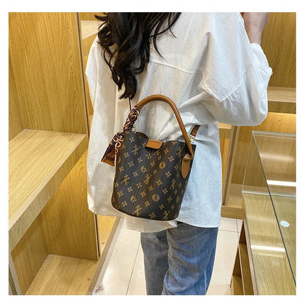 Advanced fashion bag for women 2025 new casual women's bag, large capacity bucket bag, shoulder bag, diagonal cross bag PlatiNum