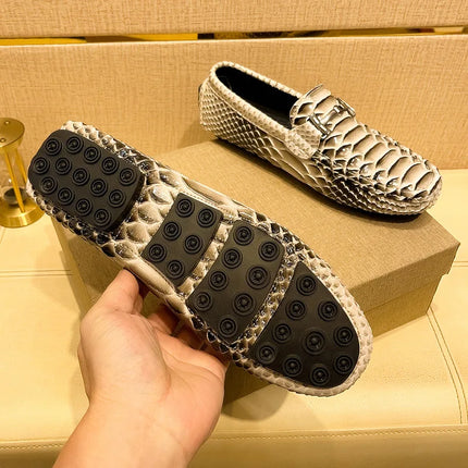 Mocassini firmati per uomo 2026 Nuovi mocassini fatti a mano 39-48 Appartamenti Casual Scarpe in pelle di serpente Mocassini da uomo comodi di lusso Scarpe taglia