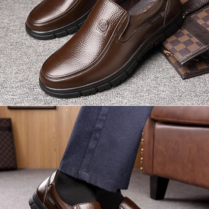 Scarpe estive nuove da uomo in pelle con suola morbida Scarpe basse casual Scarpe da passeggio per esterni Scarpe comode in morbida pelle alla moda Mocassini