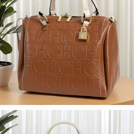 CH Autumn/Winter Christmas Fashion PU Material Lock Lock Design Women's Crossbody Bag 2025 Designer New Handbag Trendy Brand PlatiNum