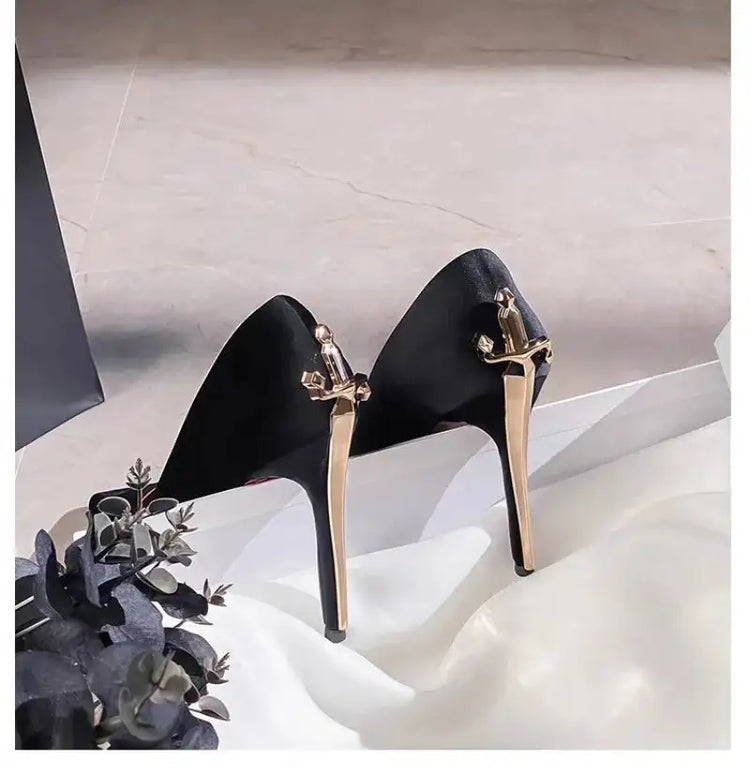 Scarpe da Donna di Design di Lusso, Tacchi Alti a Punta Stiletto con Design a Scettro e Spada Dorata, Moda Regina 2026, Zapatos De Mujer platinumshop