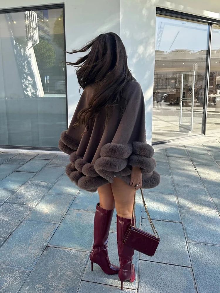 Luxury Women Faux Fur Trim Cape Coat Loose Batwing Poncho Shawl Fuzzy Fur Edge Warm Winter Outerwear Party Street Lady Coats
