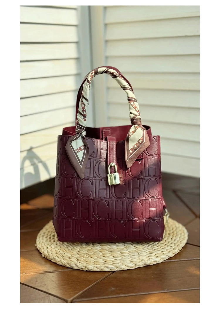 CH Large Capacity Handbag Luxury Brand Temperament Letter Print with Lock Design 2025 Trendy Women's Crossbody Bag PlatiNum