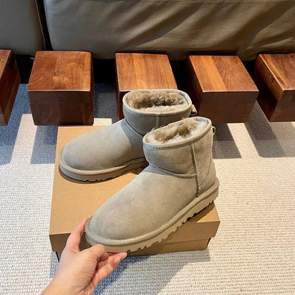 Classic Short Women's 2027 New Winter Warm Wool Thick Sole Genuine Leather And Fur Snow Boots