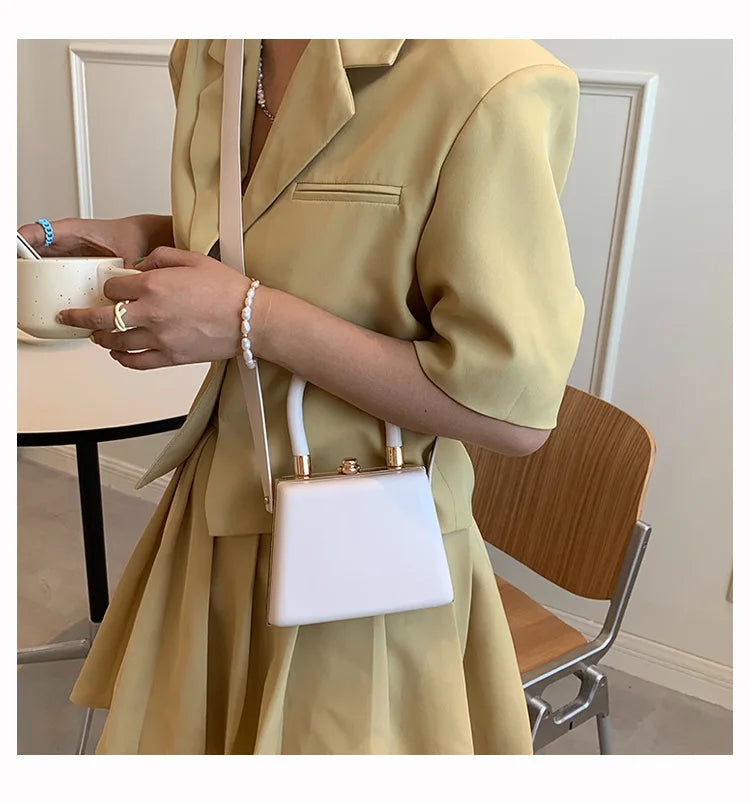 2022 New Fashion Sweet Mini Pillow Handbag Japanese Printed Scenery Net Red One Shoulder Portable Crossbody Bag