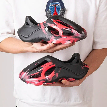Pantoufles compensées camouflage unisexe Matériau souple EVA Technologie de moulage par injection Chaussures de plage décontractées pour hommes et femmes