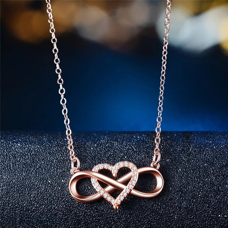 Nuova collana in argento sterling 925 con ciondolo Moissanite classico per le donne Moda nobile gioielli da sposa regali per feste di buona qualità PlatiNum