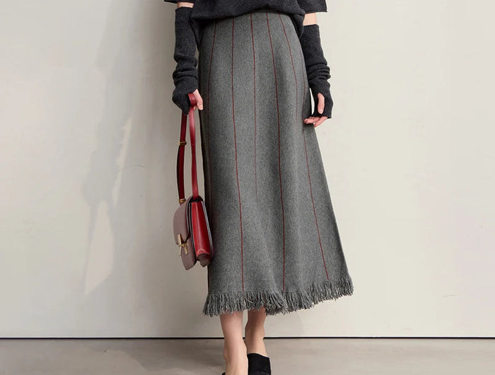 Amii Women's Skirt 2025 Winter New Knitting Striped Tassel A-Line Skirts For Women Versatile Loose Clothing Ladies 12544168 PlatiNum