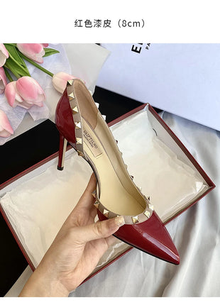 scarpe da donna di marca di lusso Sandali da donna Rivetti estivi Tacchi alti Lato vuoto Scarpe da donna da ballo in pelle moda femminile da donna