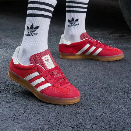 adidas Originals GAZELLE, sneakers basse comode e versatili, ammortizzanti e resistenti all'usura, per uomo e donna, rosse IE1051