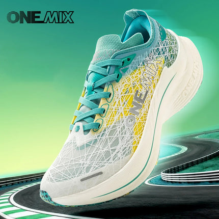 Scarpe da Corsa ONEMIX per Uomo con Piastra in Carbonio, Assorbimento degli Urti, Tecnologia Ultra-Leggera e Reattiva, Sneakers per Sport all'Aperto PlatiNum