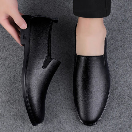 Mocassini comodi in pelle bovina da uomo neri classici alla moda di marca scarpe Casual in pelle con suola morbida traspirante cava estiva da uomo