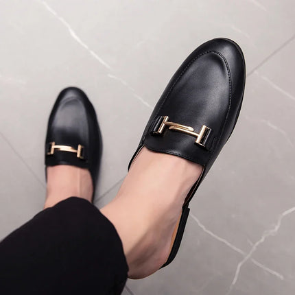 Mezze pantofole da uomo di moda 2022 Scarpe da uomo in pelle di alta qualità Muli classici Mezze scarpe antiscivolo Uomo Estate Mocassini bianchi