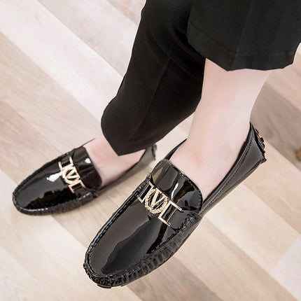 Scarpe a cuffia da uomo, scarpe slip-on primaverili ed estive, scarpe da uomo alla moda in pelle verniciata stile coreano, scarpe pigre basse, scarpe casual, fatte a mano