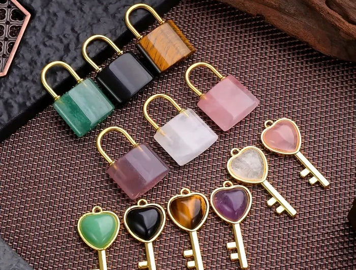1 Set Natural Crystal Couple Lock Necklace Pendant Set Heart Shaped Key Piece Pink Crystal Amethyst Tiger Eye Stone Lock PlatiNum