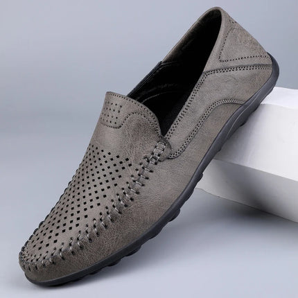 Scarpe da uomo Casual in pelle scavano mocassini da uomo traspiranti Slip on scarpe da guida mocassini da uomo italiani di lusso Plus Size 38-47