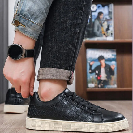 Men Woven Faux Leather Lace‑Up Skate Sneakers Low Top Flat Casual Shoes Retro Stitching Splicing Daily Outdoor Commuter Footwear