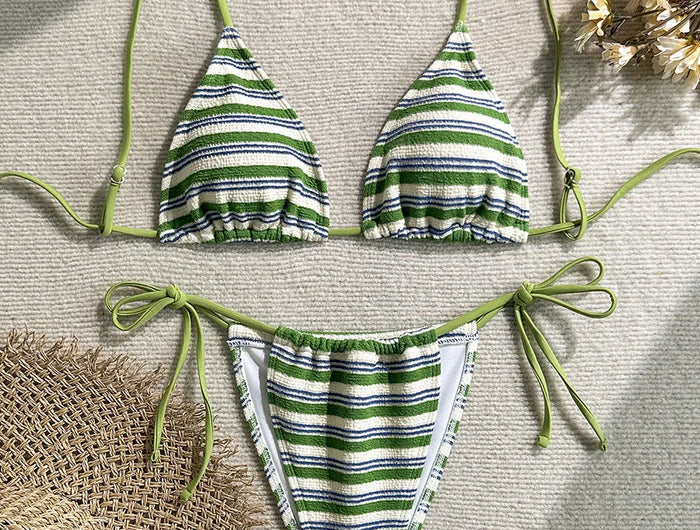 Micro Bikini 2026 Femme Nouveau Maillot de Bain Sexy Halter Bikini Ensemble Brésilien Biquini Féminin Rayé Vêtements de Plage pour Fêtes