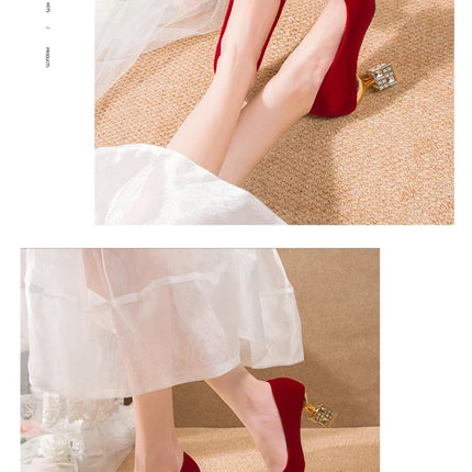 Moda di lusso Rivetto Fibbia Cintura Appartamenti Mocassino slip-on da donna Scarpe a punta Scarpe da balletto Mocassini da donna da ufficio 2025