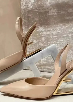 Estate Tacchi strani Scarpe da donna Design tinta unita Scarpe da donna con cinturini posteriori da viaggio Punta a punta Moda Zapatos Para Mujere