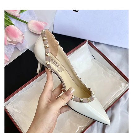 scarpe da donna di marca di lusso Sandali da donna Rivetti estivi Tacchi alti Lato vuoto Scarpe da donna da ballo in pelle moda femminile da donna