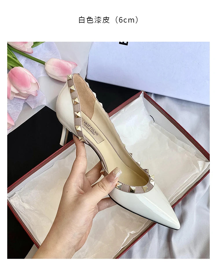 scarpe da donna di marca di lusso Sandali da donna Rivetti estivi Tacchi alti Lato vuoto Scarpe da donna da ballo in pelle moda femminile da donna