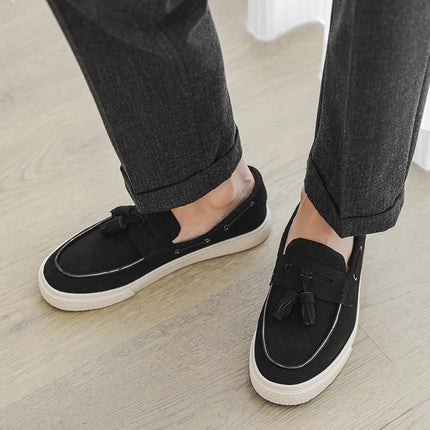 Mocassini fatti a mano in pelle scamosciata per il tempo libero Passeggiata Scarpe casual maschili Nuovo design Casual Slip on Flats Scarpe da guida versatili Mocassini