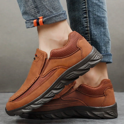 Scarpe Casual in pelle da uomo mocassini traspiranti Sneakers da uomo 2024 nuove scarpe da ginnastica piatte in pelle comode da uomo scarpe da uomo