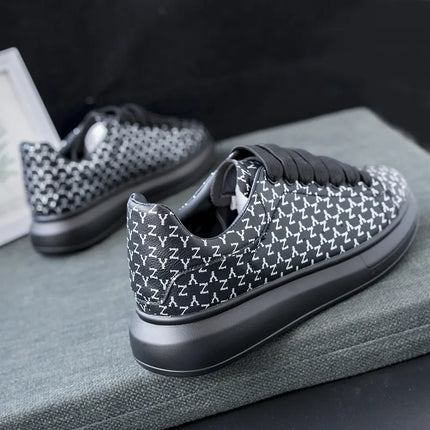 Couple white Shoes men 2024 new men's shoes trendy sports shoes  board shoes letters casual leather shoes white soft-soled shoes