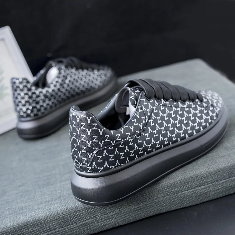 Couple white Shoes men 2024 new men's shoes trendy sports shoes  board shoes letters casual leather shoes white soft-soled shoes