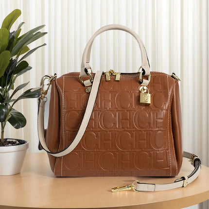 CH Autumn/Winter Christmas Fashion PU Material Lock Lock Design Women's Crossbody Bag 2025 Designer New Handbag Trendy Brand PlatiNum