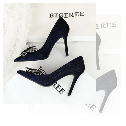 Tacchi sottili in pelle scamosciata stile europeo americano di lusso leggero ed elegante per banchetti Scarpe da donna con grandi fiocchi alla moda con tacchi altissimi