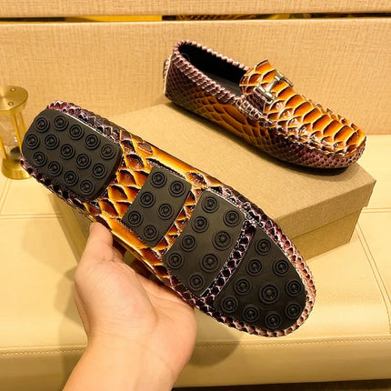 Mocassini firmati per uomo 2026 Nuovi mocassini fatti a mano 39-48 Appartamenti Casual Scarpe in pelle di serpente Mocassini da uomo comodi di lusso Scarpe taglia