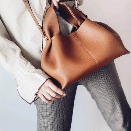 Borsa a Tracolla da Donna di Alta Gamma Autunno/Inverno 2025 – Design con Motivo Lychee e Tracolla a Nuvola