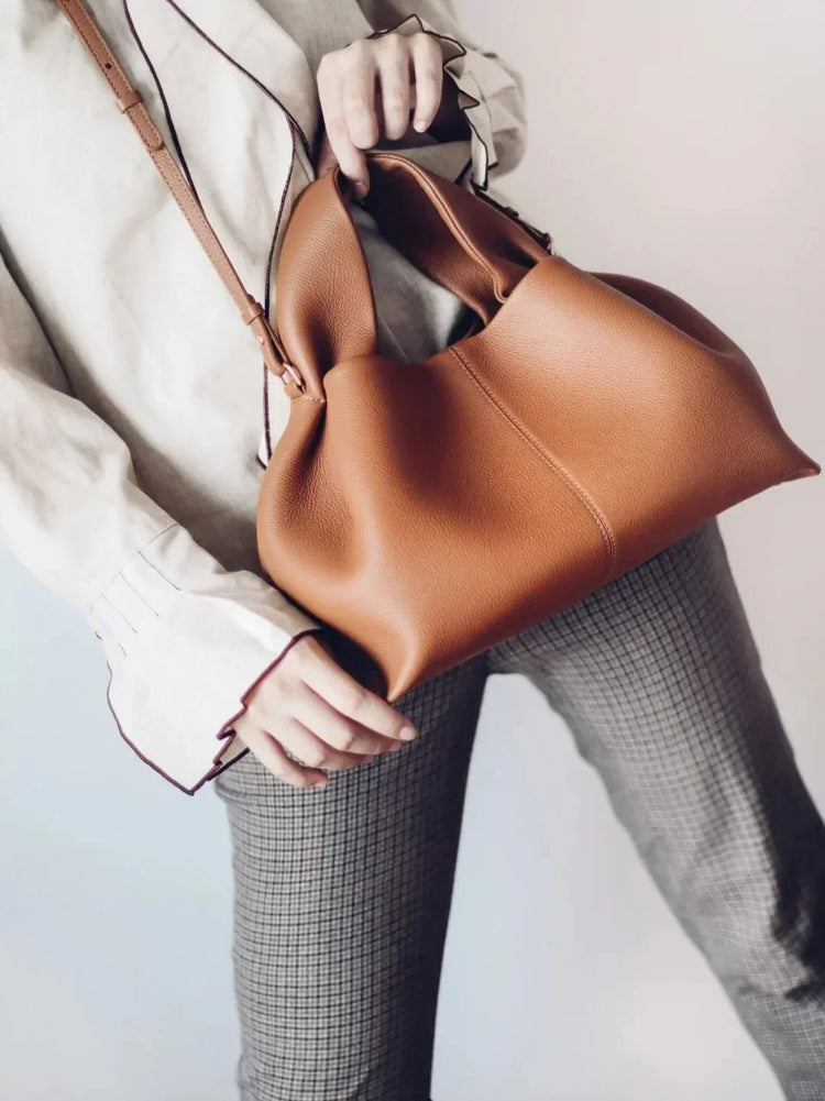 Borsa a Tracolla da Donna di Alta Gamma Autunno/Inverno 2025 – Design con Motivo Lychee e Tracolla a Nuvola