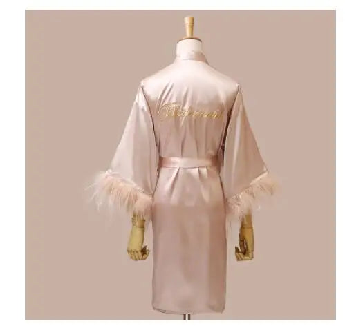 Donna piuma sposa damigella d'onore abito da sposa raso Kimono accappatoio abito da notte ricamo lettera camicia da notte scollo a v Lingerie