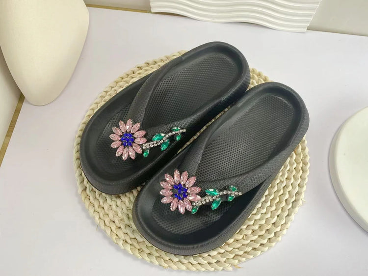 Infradito da donna multicolori estivi Sandali con fiocco in orsacchiotto metallico alla moda Sandali da spiaggia per le vacanze a casa Calzature versatili